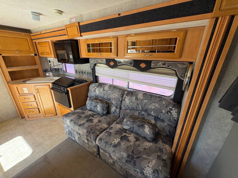 2005 Ford E-Series E-450 SD