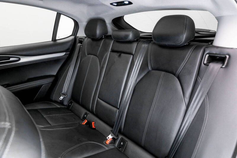 2018 Alfa Romeo Stelvio Sport