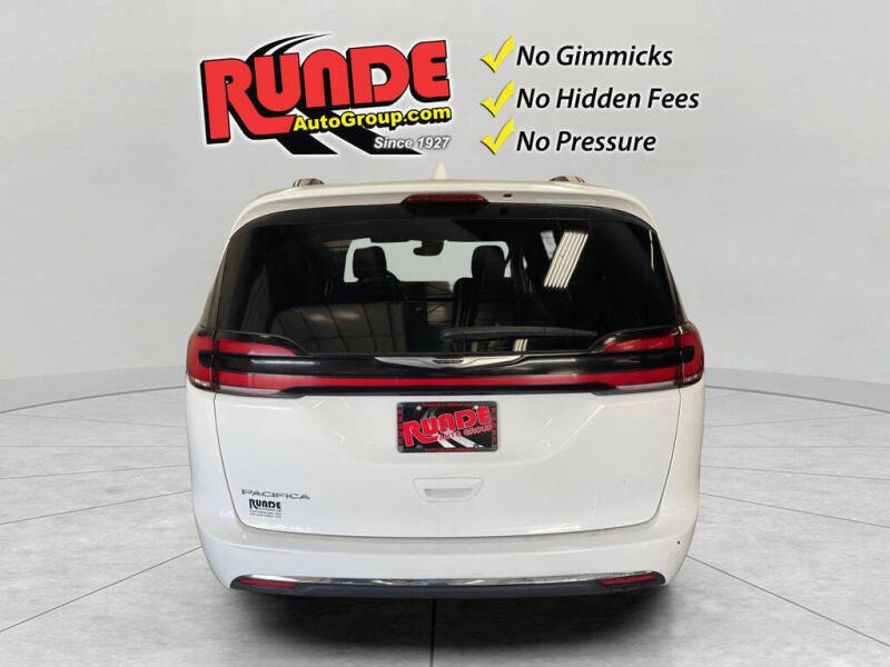 2022 Chrysler Pacifica Touring