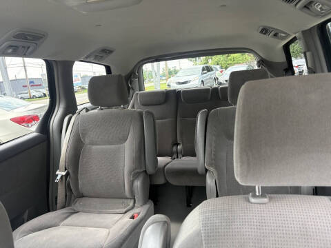 2004 Toyota Sienna CE 7 Passenger