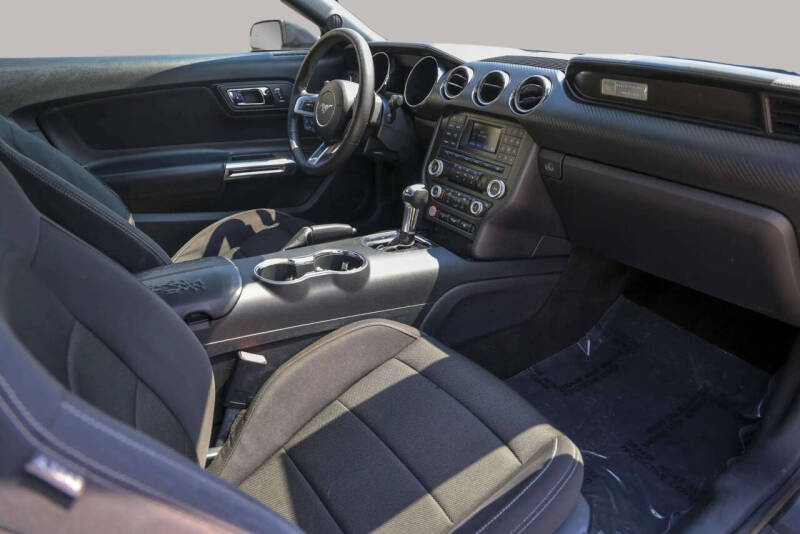 2016 Ford Mustang V6