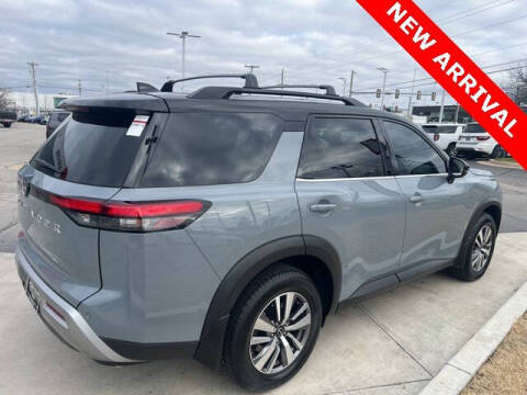 2023 Nissan Pathfinder SL