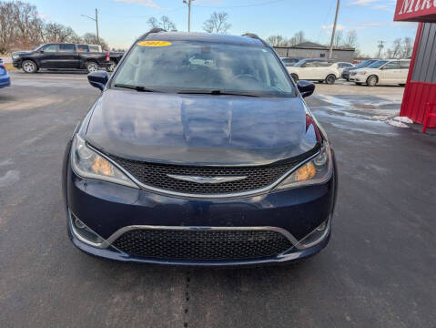 2017 Chrysler Pacifica Touring-L