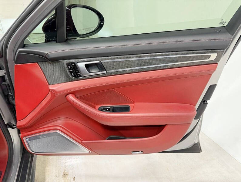 2017 Porsche Panamera Turbo