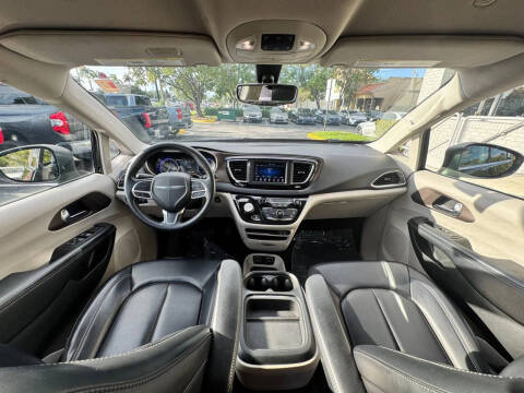 2020 Chrysler Voyager LXi