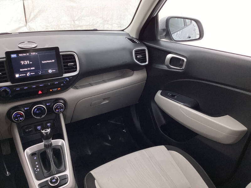 2020 Hyundai Venue SEL