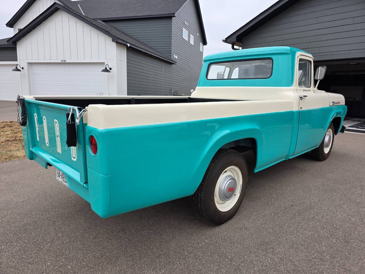 1960 Ford F-250 24