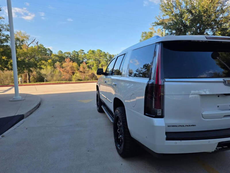 2017 Cadillac Escalade Luxury