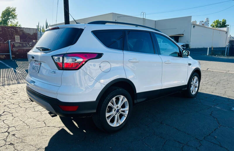 2018 Ford Escape SE photo 5