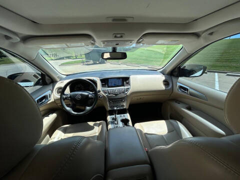 2017 Nissan Pathfinder Platinum