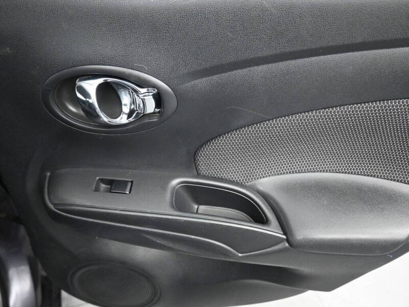 2015 Nissan Versa 1.6 SV