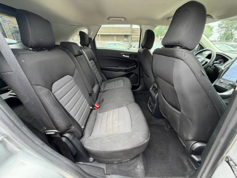 2022 Ford Edge SE