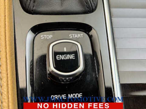 2017 Volvo XC90 T6 Momentum