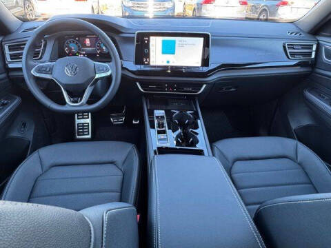 2026 Volkswagen Atlas Cross Sport SEL R-Line Black 4Motion