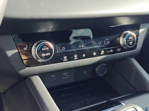 2025 Mitsubishi Outlander PHEV SE