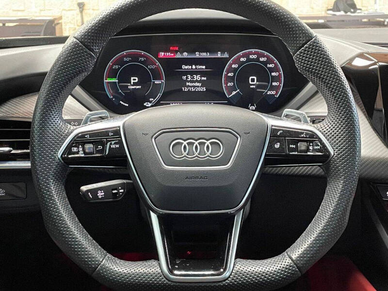 2024 Audi e-tron GT quattro Premium Plus