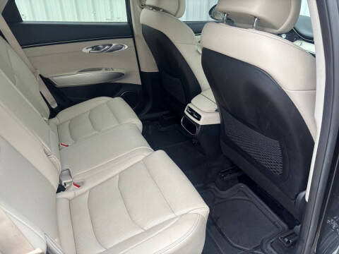 2023 Genesis GV70 2.5T Standard