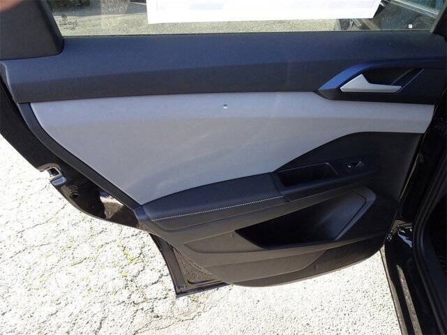 2024 Volkswagen Taos SE 4Motion