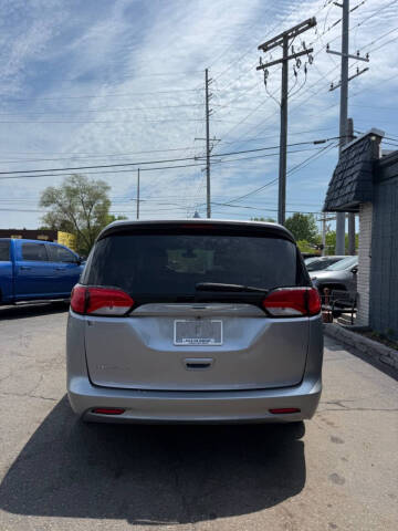 2017 Chrysler Pacifica LX