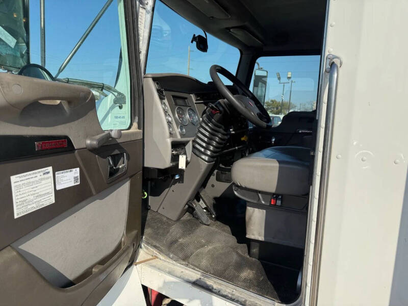 2020 Kenworth T270