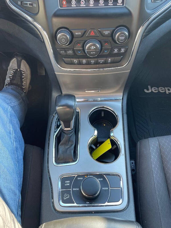 2020 Jeep Grand Cherokee Laredo E