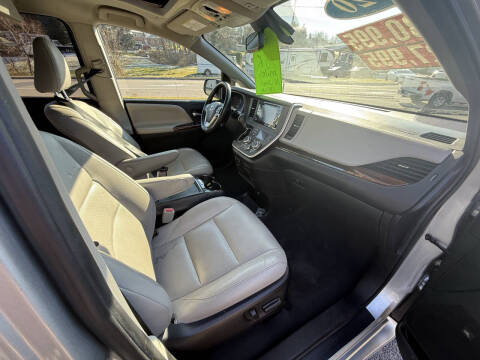 2020 Toyota Sienna XLE Premium 7-Passenger