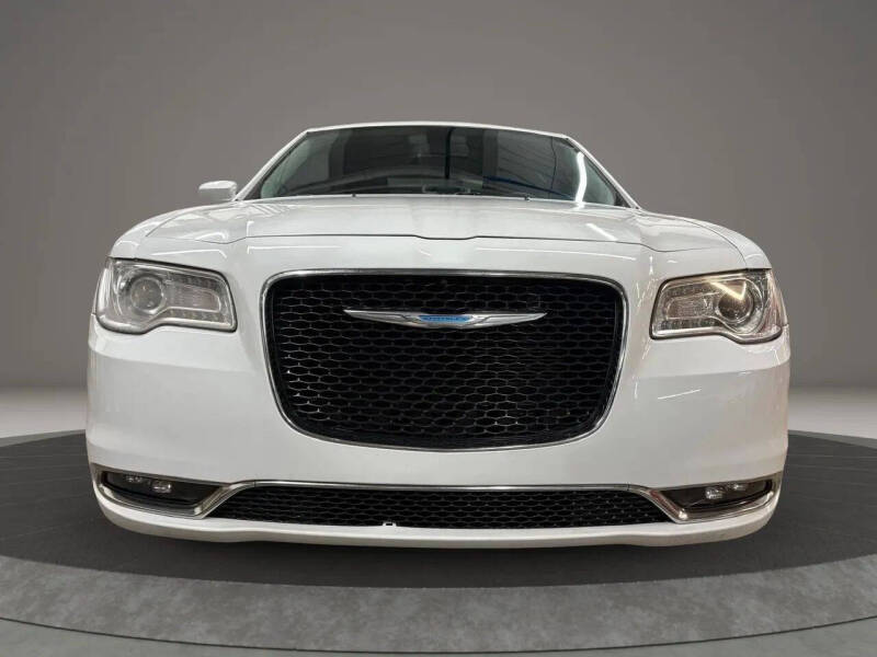 2017 Chrysler 300 Limited