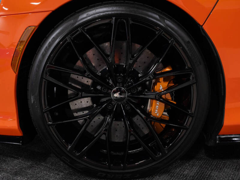 2023 McLaren GT