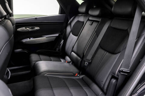 2022 Genesis GV70 2.5T Standard