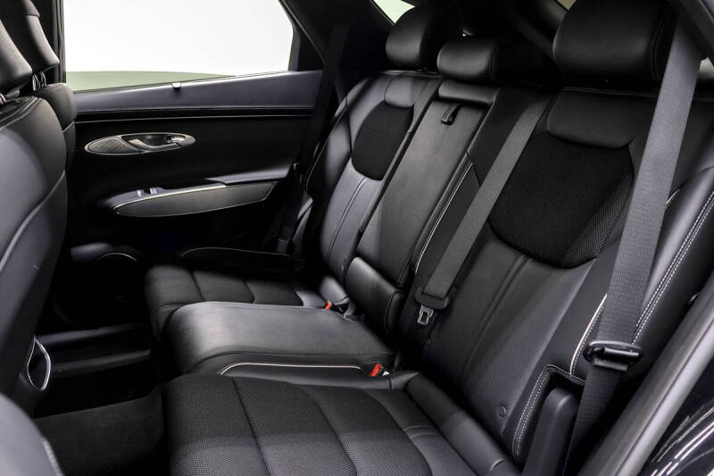 2022 Genesis GV70 2.5T Standard