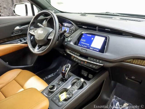 2022 Cadillac XT4 Premium Luxury