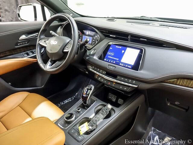 2022 Cadillac XT4 Premium Luxury