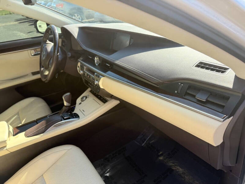 2017 Lexus ES 350