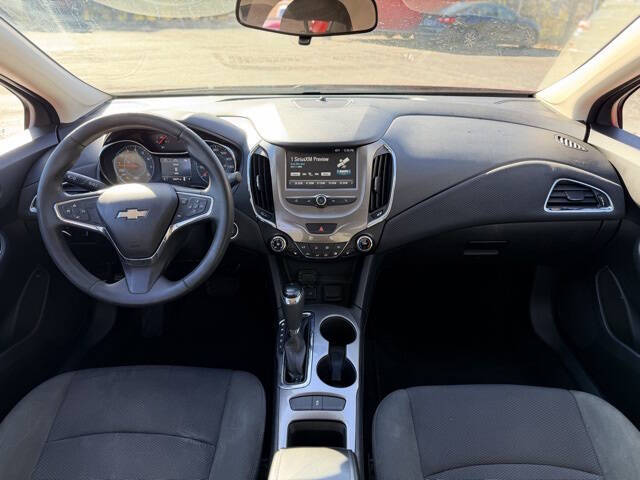 2017 Chevrolet Cruze LT Auto