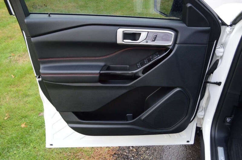 2024 Ford Explorer ST-Line