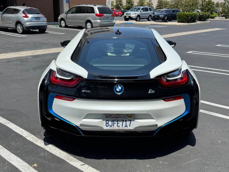 2016 BMW i8