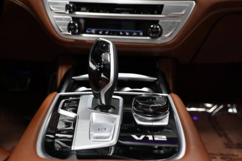 2022 BMW 7 Series M760i xDrive