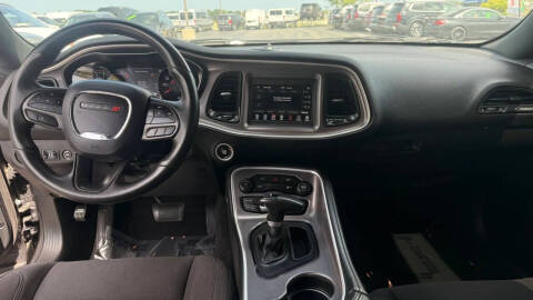 2022 Dodge Challenger SXT