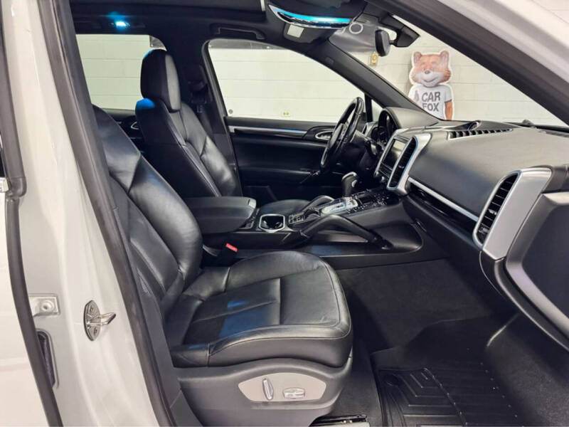 2014 Porsche Cayenne Platinum