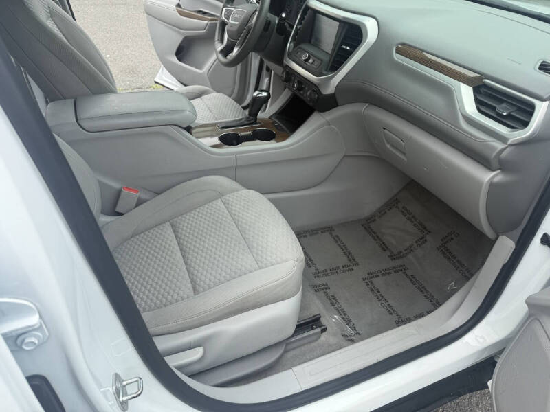 2017 GMC Acadia SLE-1