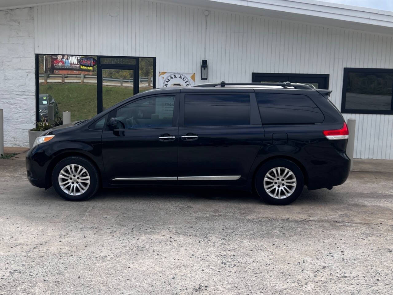 2012 Toyota Sienna for sale at AMAX AUTO in ATHENS, GA