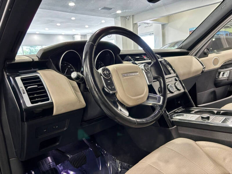 2017 Land Rover Discovery SE