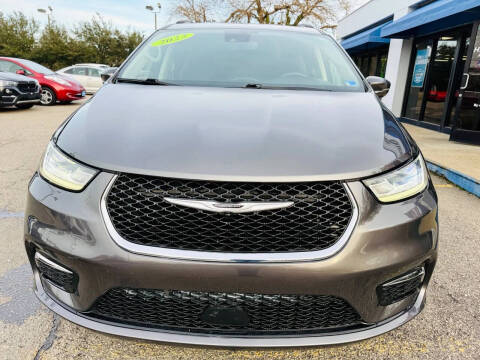 2022 Chrysler Pacifica Touring L