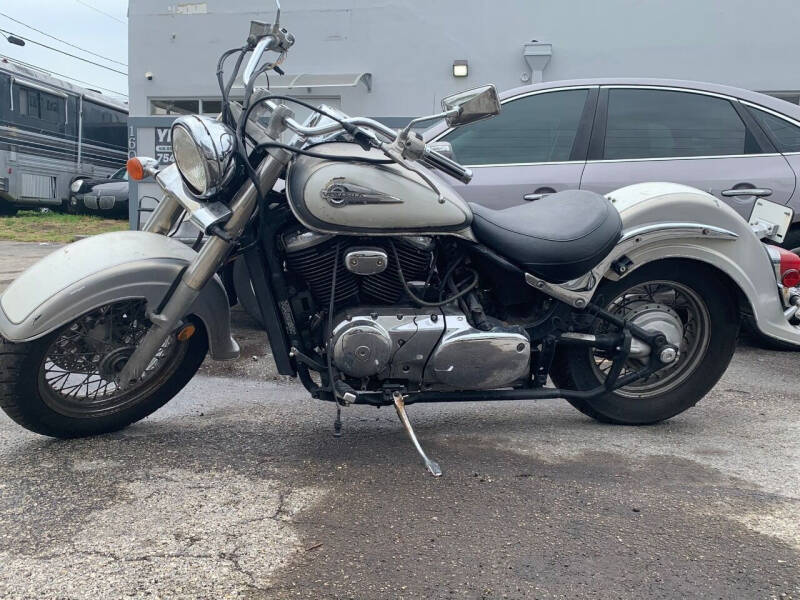 2004 Suzuki Intruder