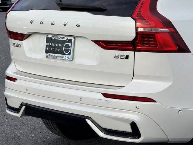 2023 Volvo XC60 B5 Plus Dark Theme