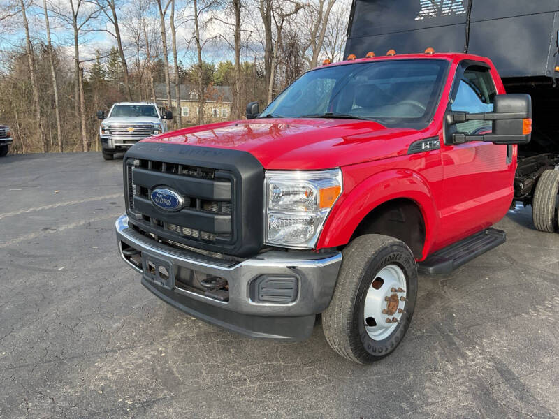 2015 Ford F-350 Super Duty Chassis Cab XLT photo 3