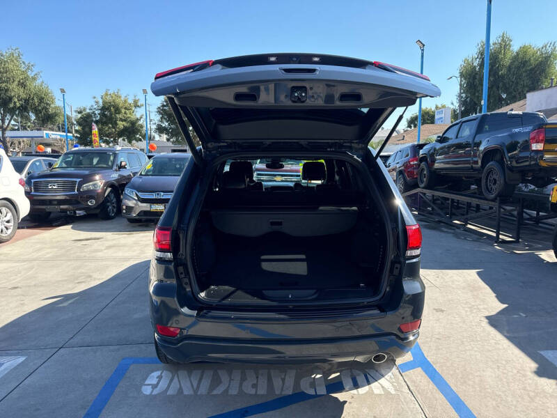 2018 Jeep Grand Cherokee Altitude photo 4