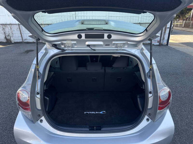 2013 Toyota Prius c Three - Photo 21