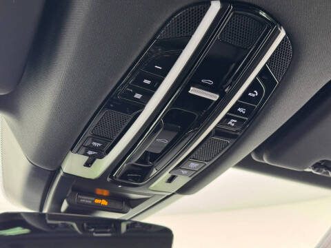 2023 Porsche Cayenne Platinum Edition