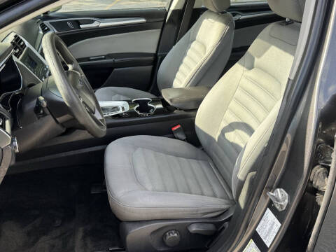 2015 Ford Fusion Hybrid S